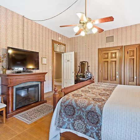 Lovelace Manor Bed And Breakfast Ланкастър Екстериор снимка