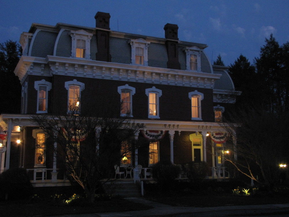 Lovelace Manor Bed And Breakfast Ланкастър Екстериор снимка