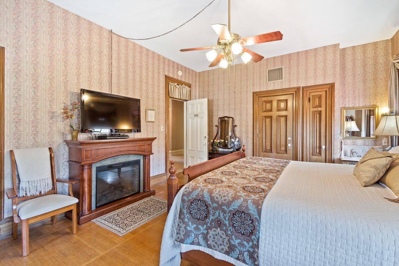 Lovelace Manor Bed And Breakfast Ланкастър Екстериор снимка