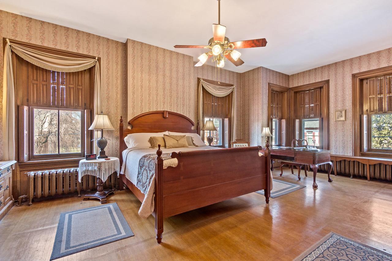 Lovelace Manor Bed And Breakfast Ланкастър Екстериор снимка