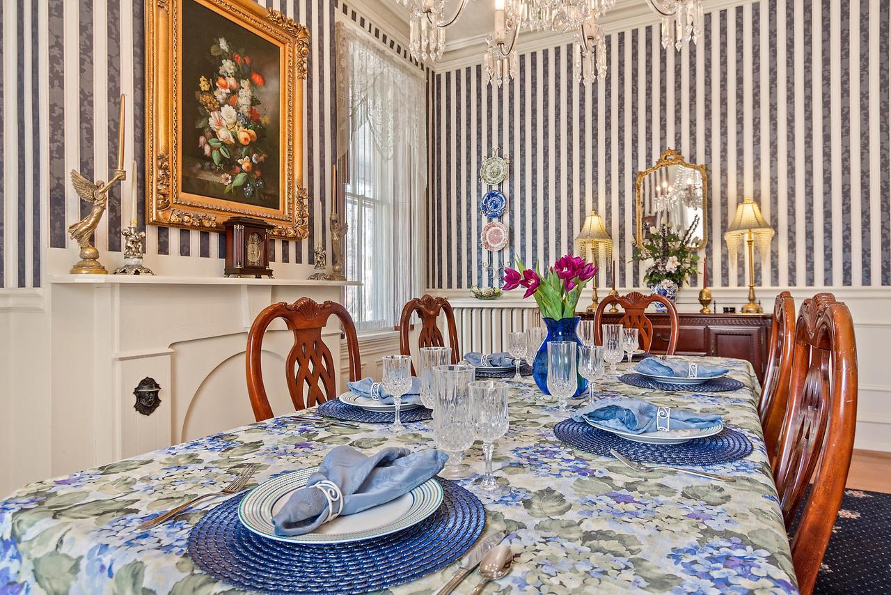 Lovelace Manor Bed And Breakfast Ланкастър Екстериор снимка