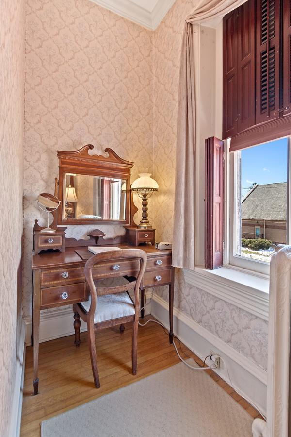 Lovelace Manor Bed And Breakfast Ланкастър Екстериор снимка